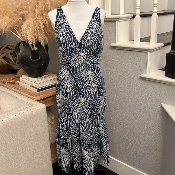 Antonio Melani Elegance Lace Blue White Midi Dress Size 6 - Picture 2 of 9